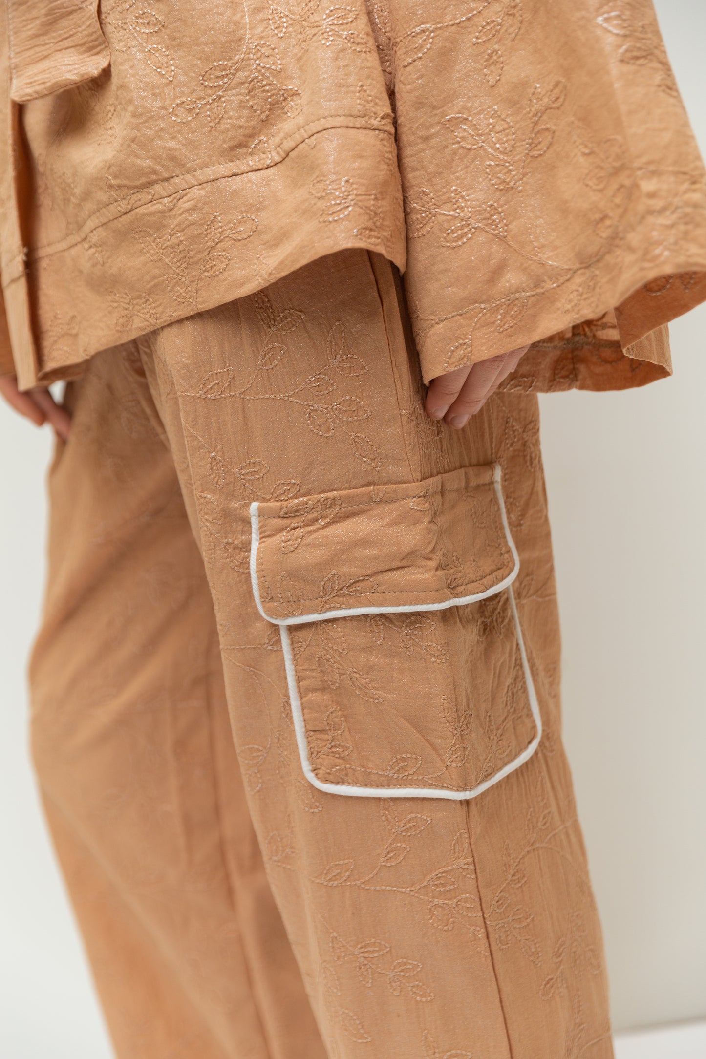 Chemistry pants in beige