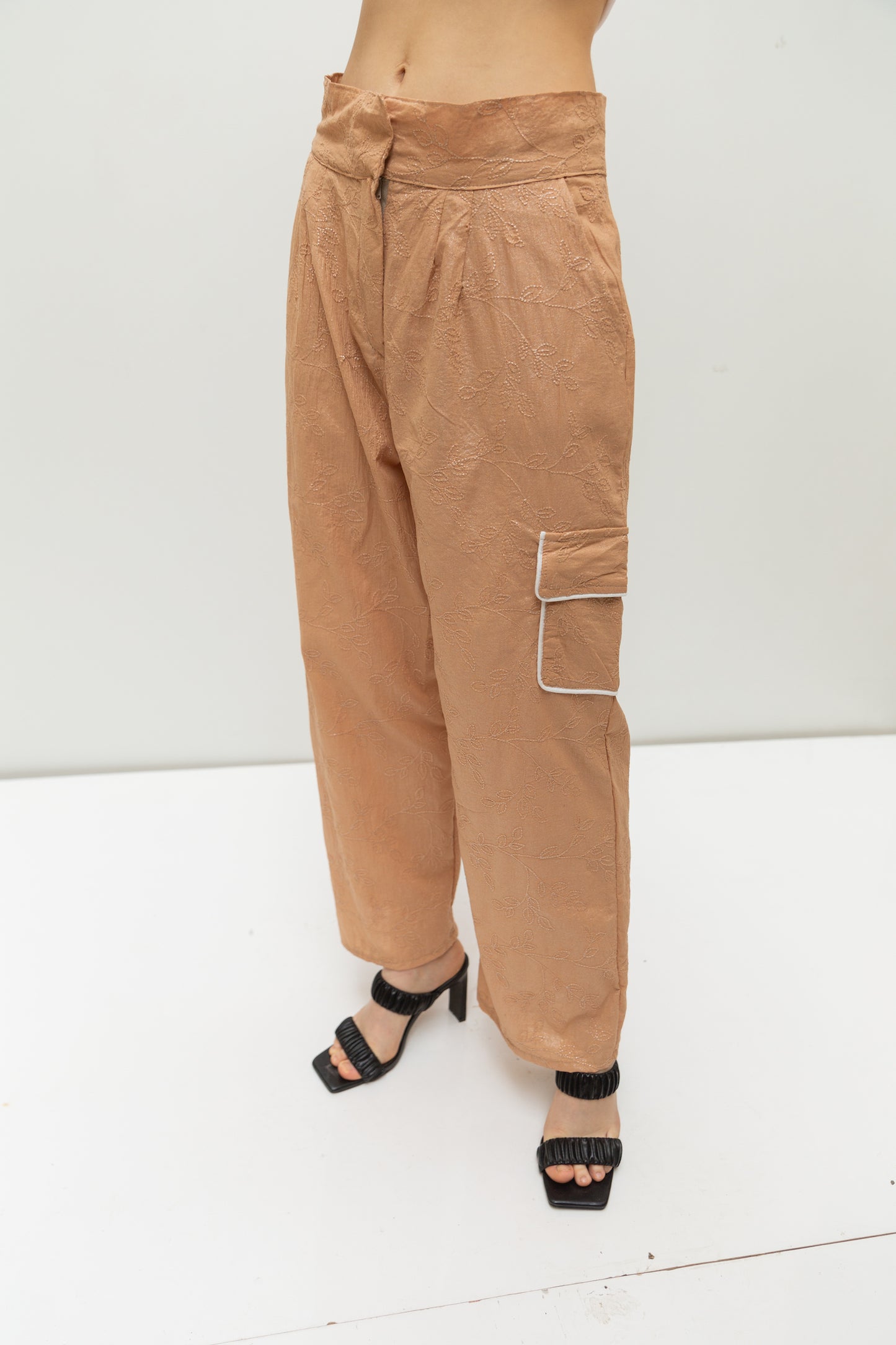 Chemistry pants in beige