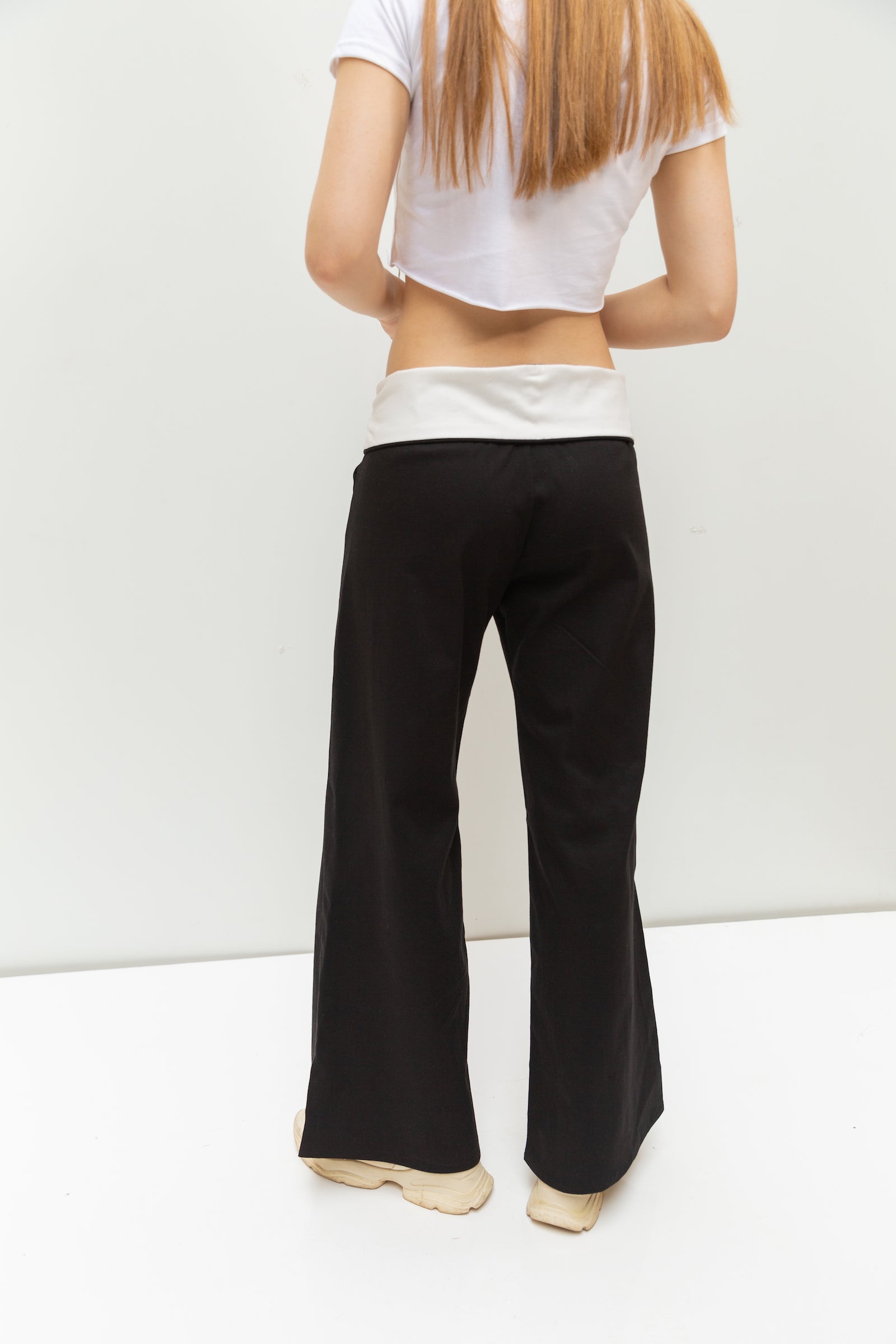 Zigzag pants in black