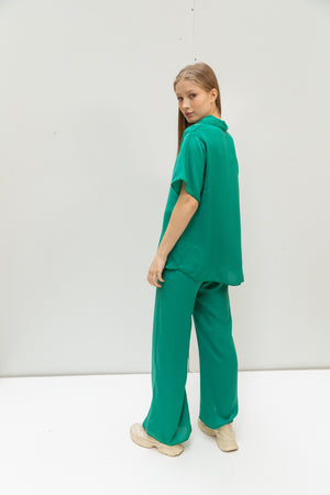 Pleated shirt in turquoise