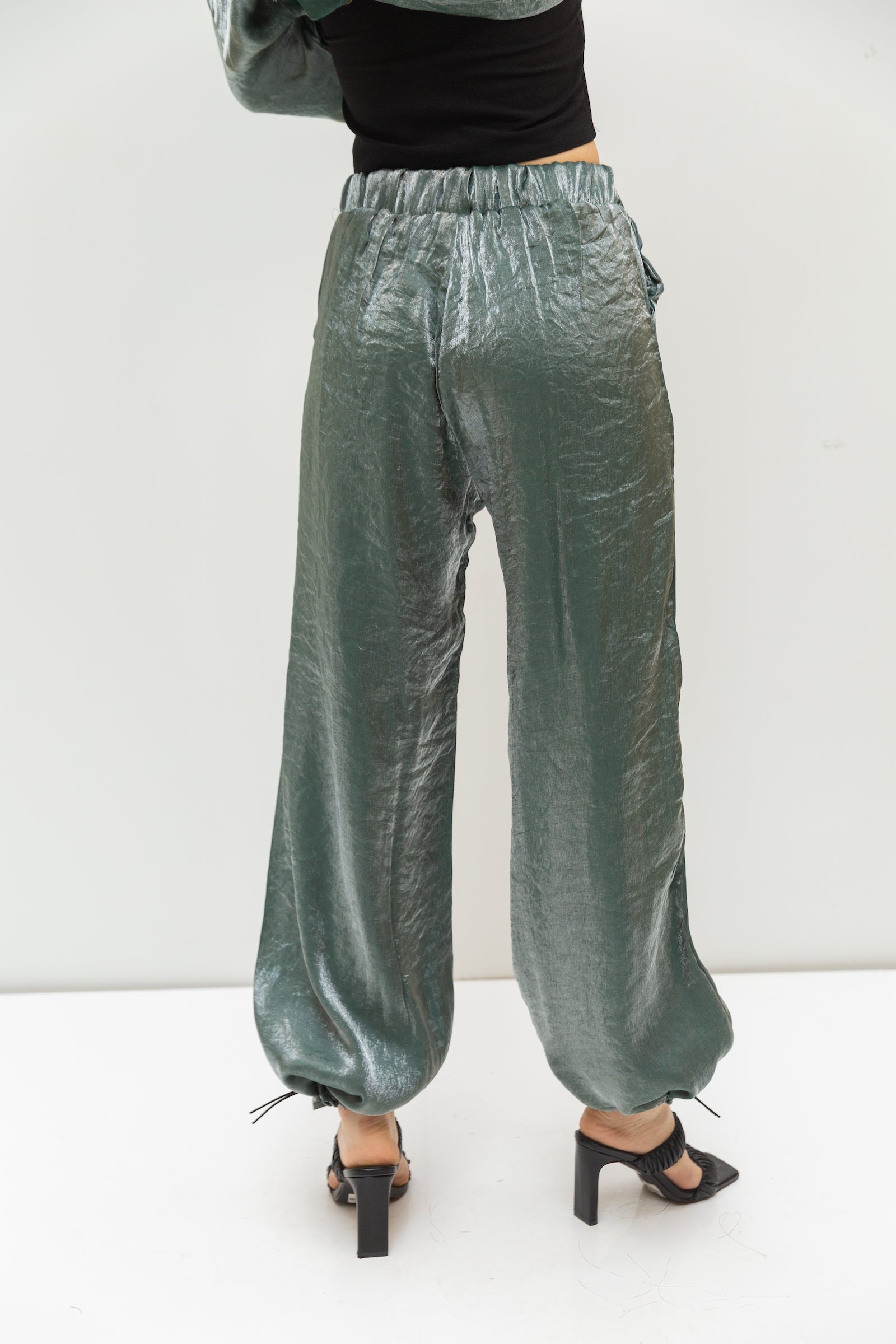 Shimmery pants in olive