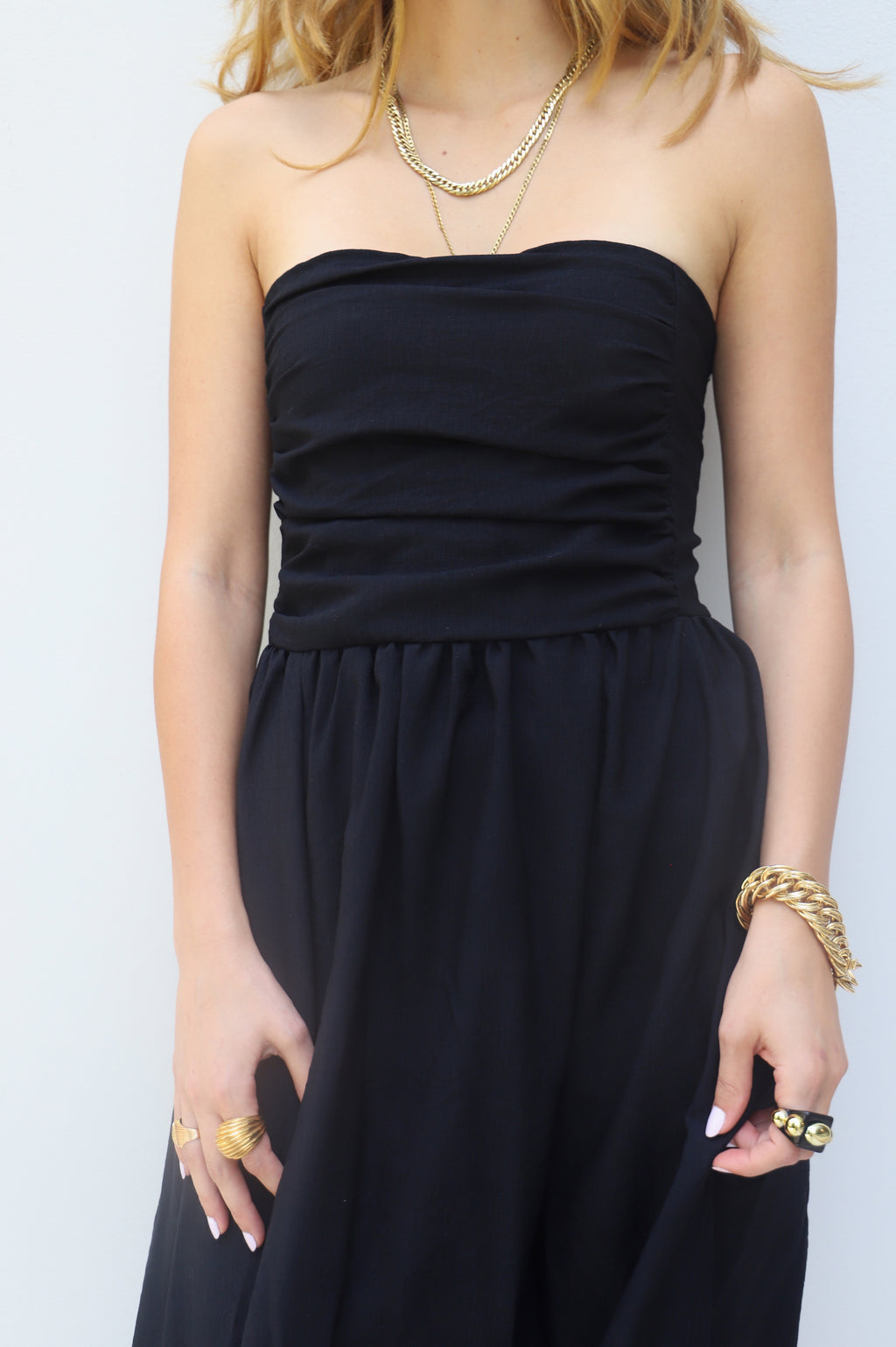 Flatter dress in black