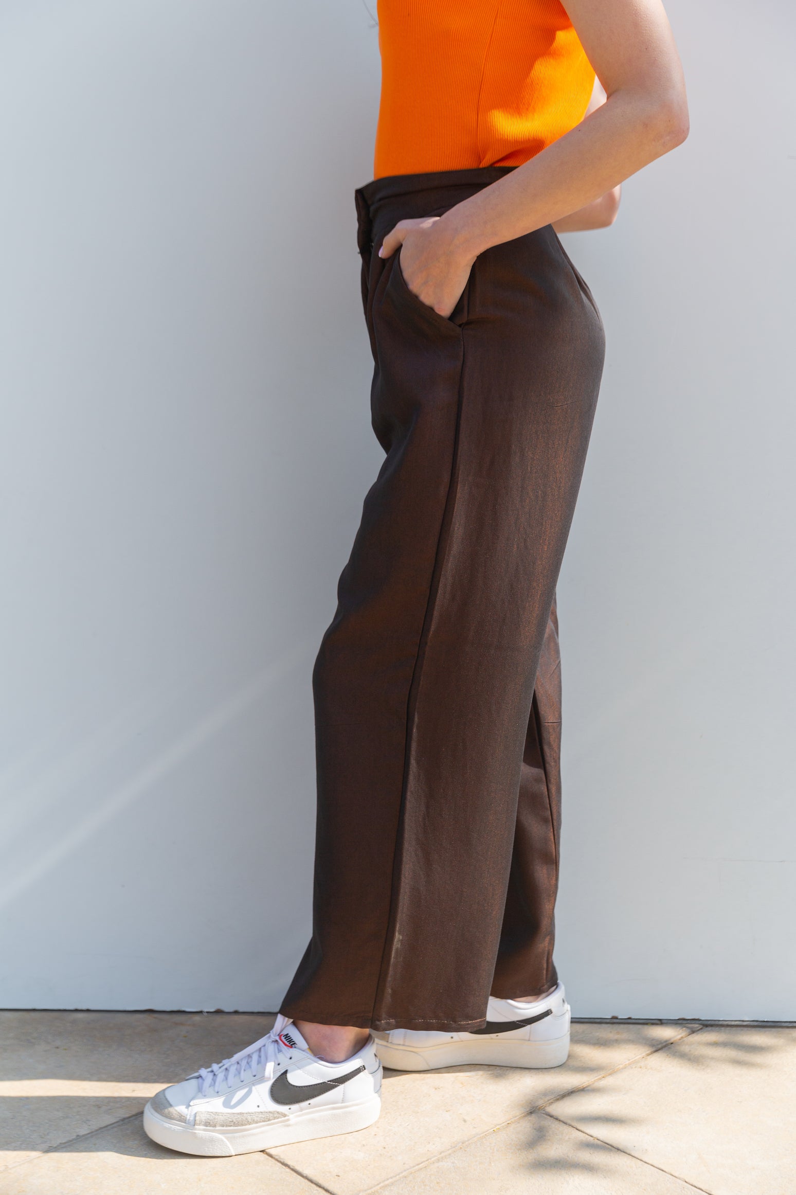 Stand out pants in brown