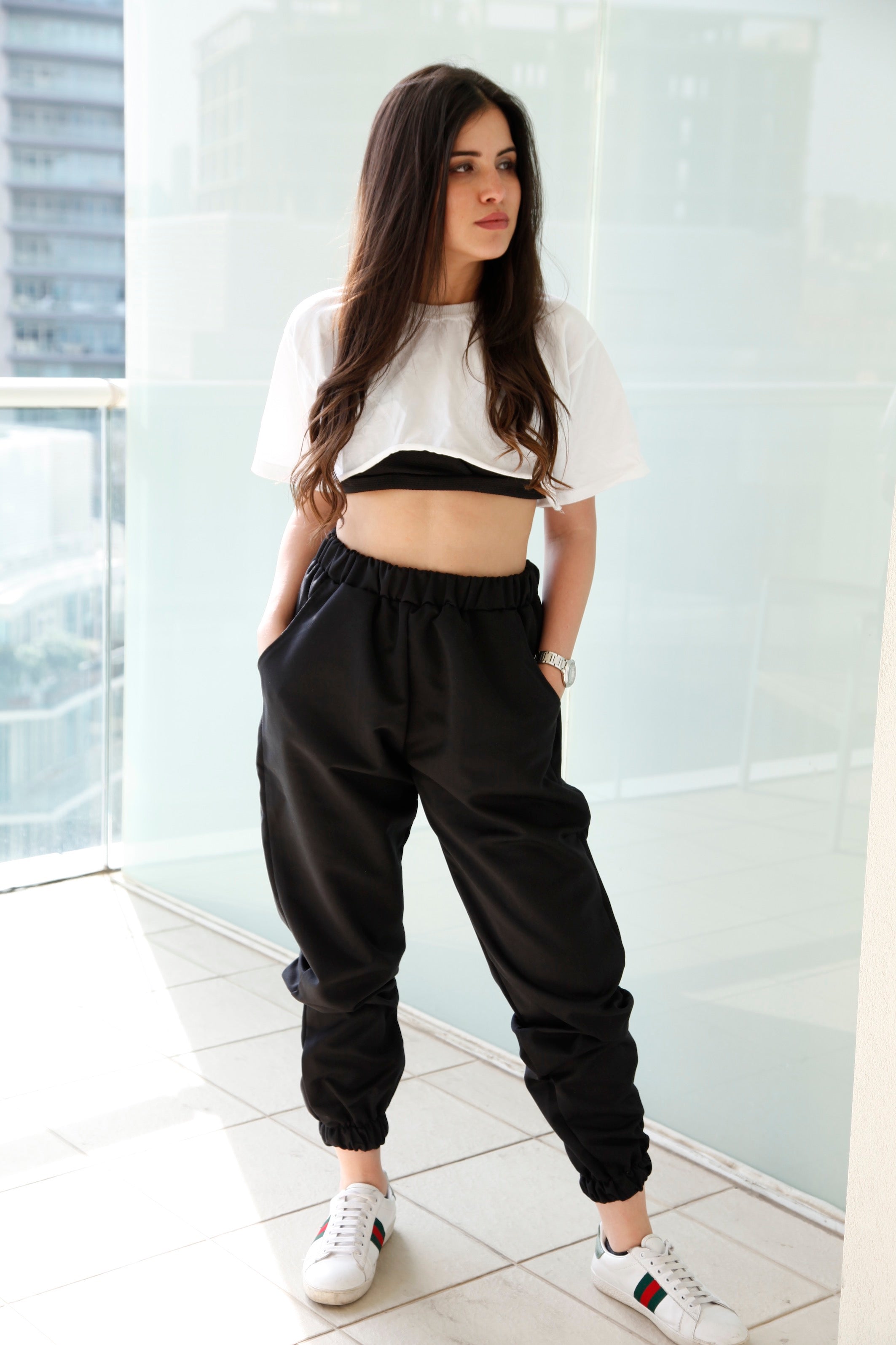 Elastic pants